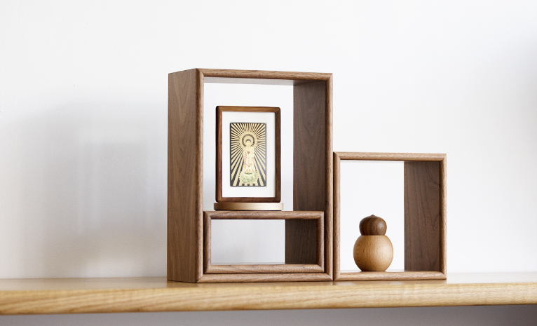 本願寺聖人伝燈録 上下巻 木箱付き 携行本尊フレーム＆台座 西本願寺 (ブラウン) ※この製品は写真立てでは